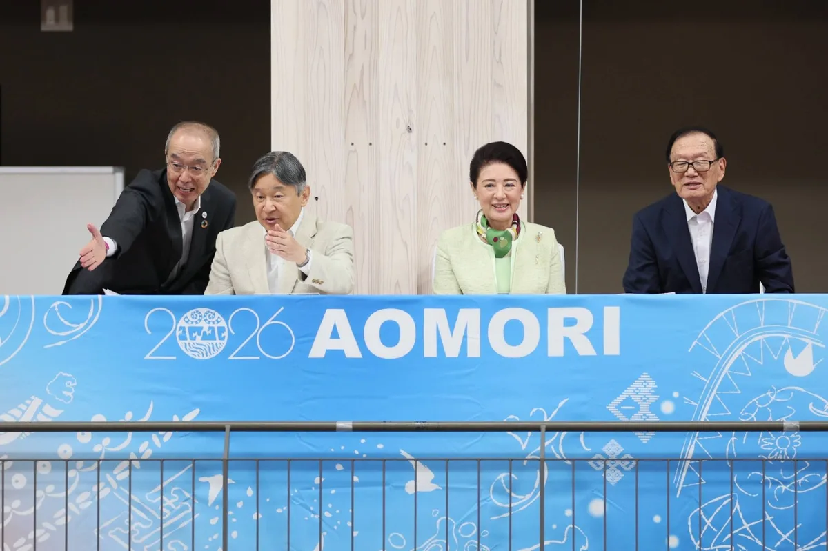 Emperor and empress watch table tennis matches at Japan Games