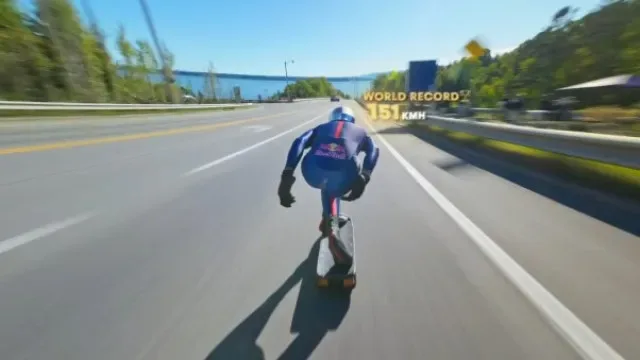 151km/h! Diego bate recorde de velocidade em downhill skateboarding: Veja
