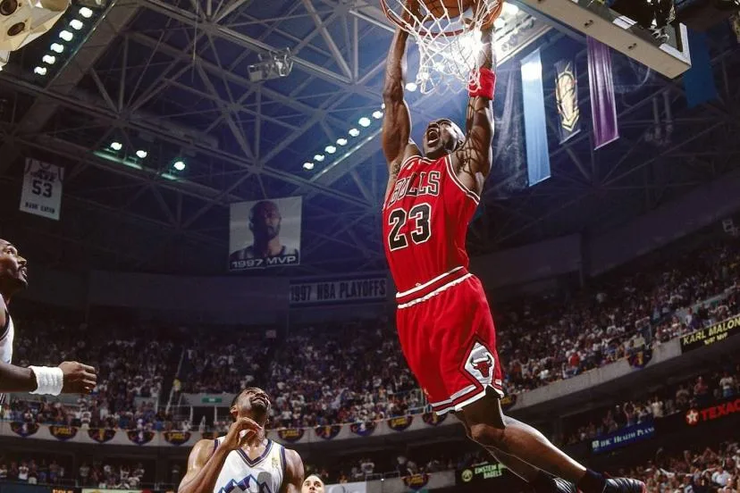 Un maillot porté par Michael Jordan pourrait devenir l'objet de collection sportif le plus cher de l'histoire