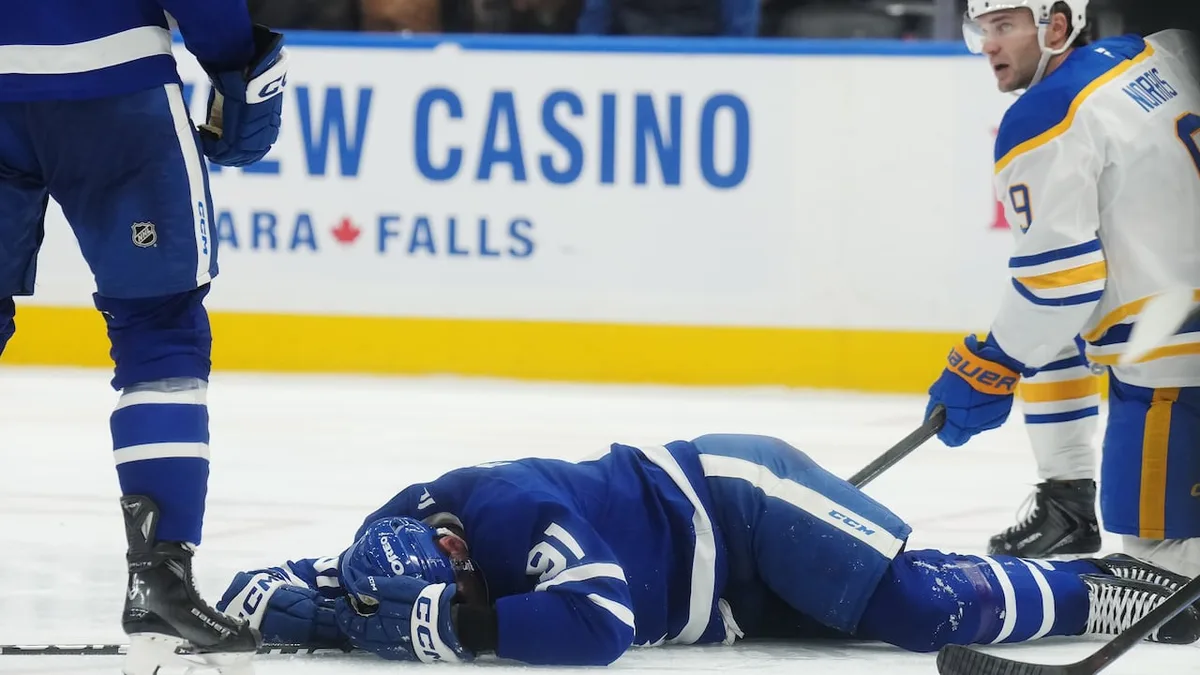 Maple Leafs' Tavares out week-to-week with lower-body injury