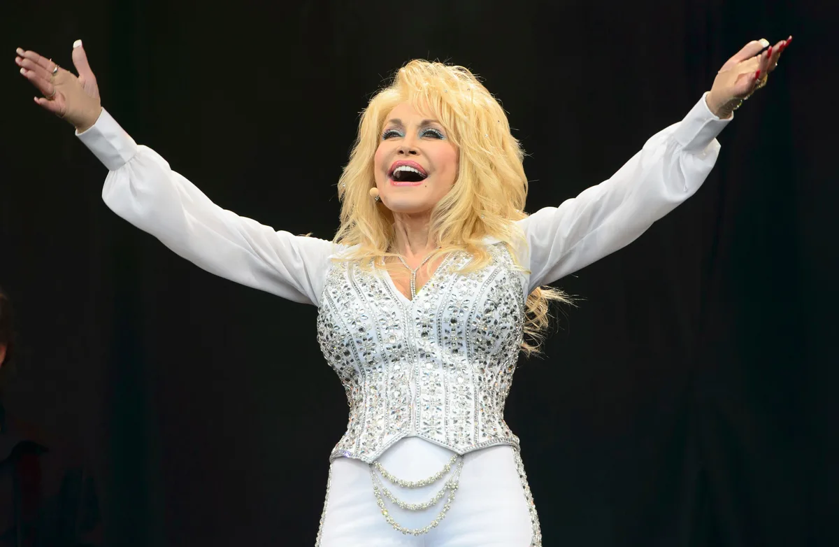 Dolly Parton, fascinante creadora de películas de tres minutos
