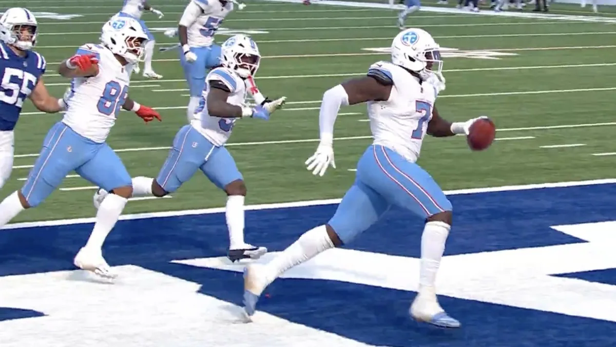 Titans block Colts punt and return it for huge fourth quarter touchdown