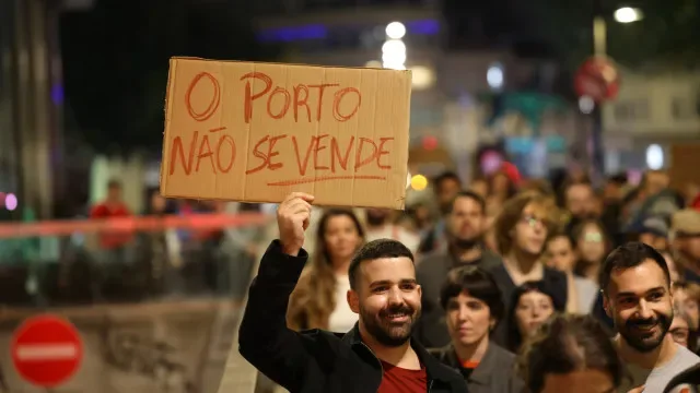 Desmobilizada manifestação pela habitação no Porto após "infiltração"