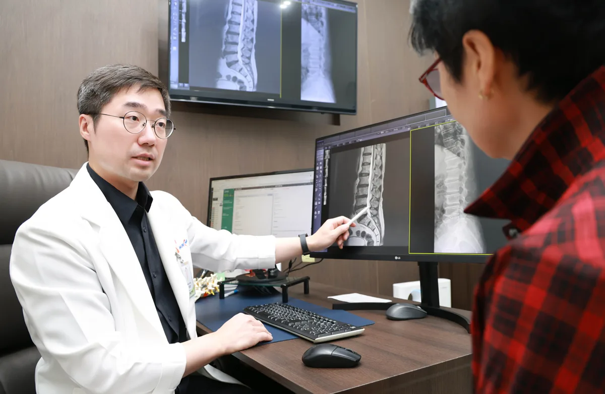 척추 치료 10만건 중 83%는 비수술… 내시경 비중 10년 새 2.5%→59%
