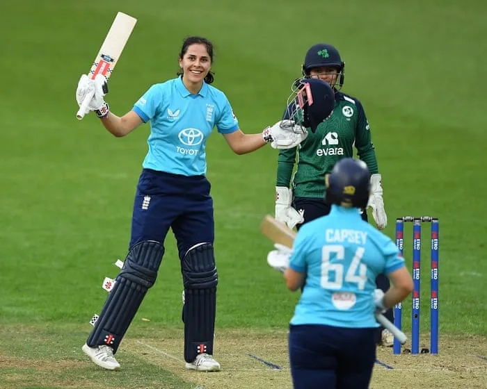 Maia Bouchier powers England to record ODI run chase against Ireland