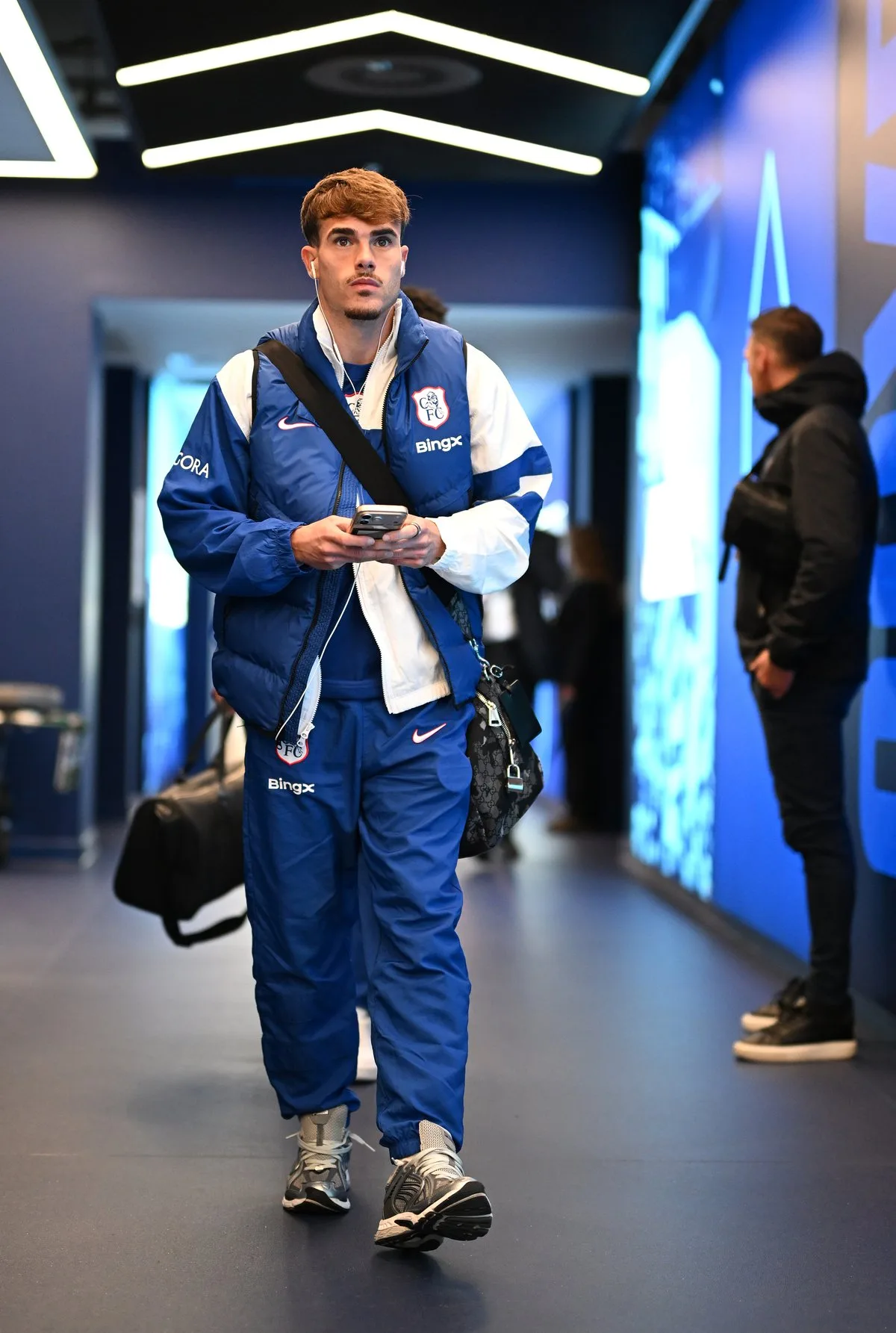 Why Pep Chavarria dropped out of Chelsea squad at Everton after making trip