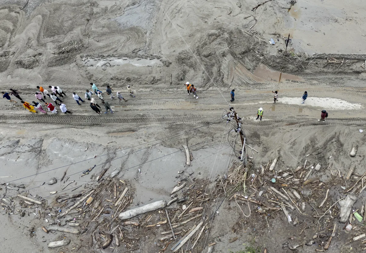 Nepal flash floods: Death toll jumps to 392, over 1,500 still missing