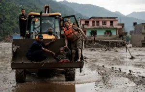Nepal e China retomam resgate; número de mortos ultrapassa 500