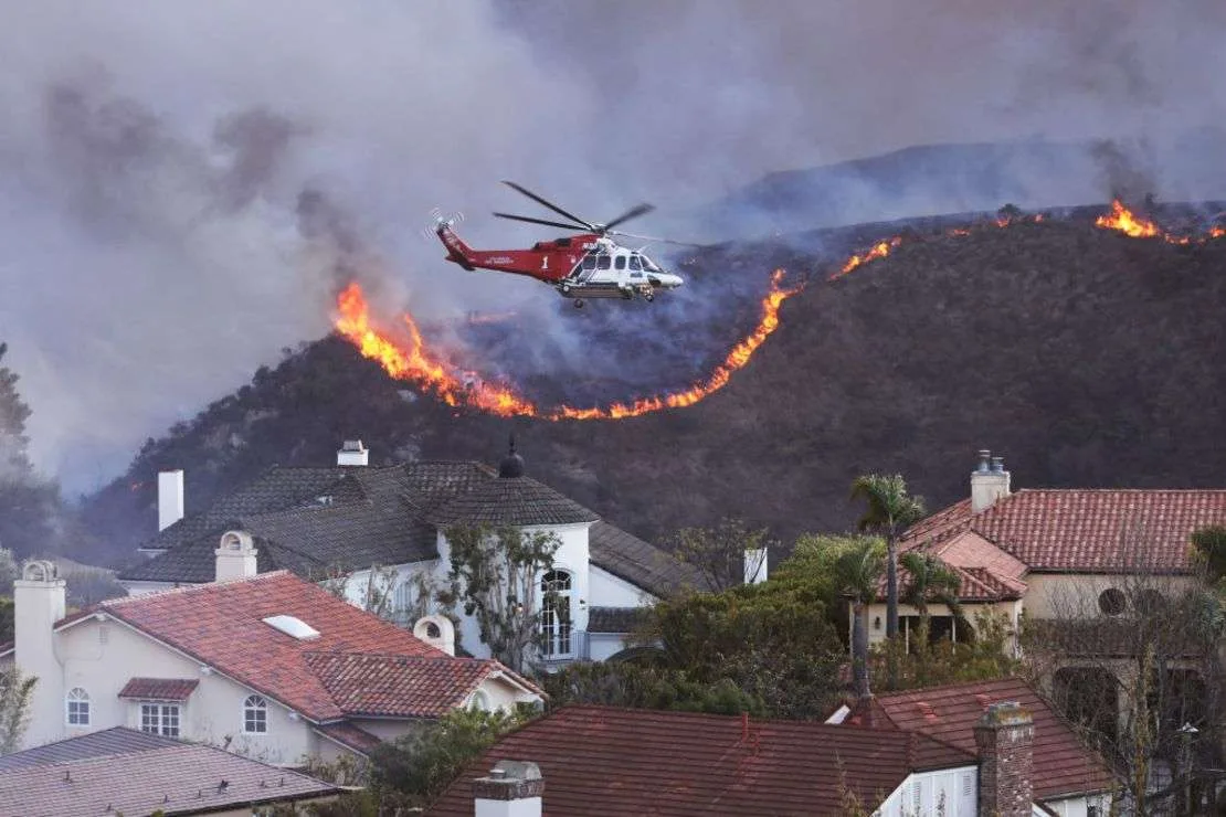 Varios incendios afectan viviendas y motivan evacuación en el sur de California
