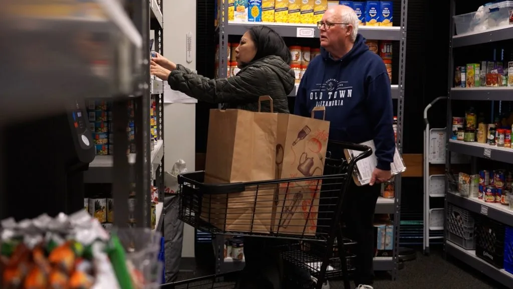 Cuts to SNAP benefits push many Americans to seek help from food banks