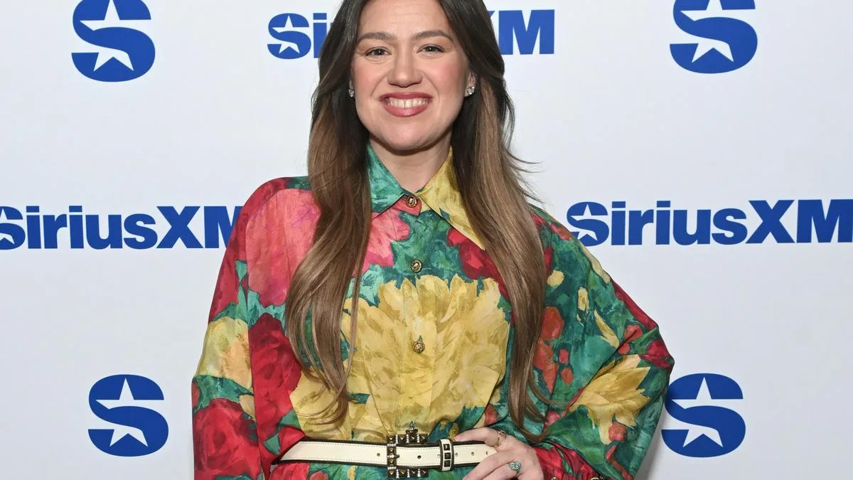 Kelly Clarkson impact as Art of Play set eyewatering price tag on Molly the bird