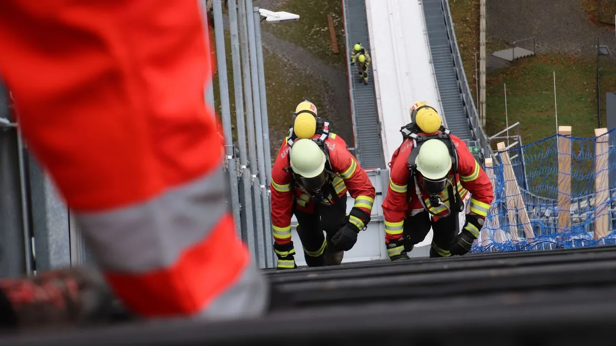 Tod beim Freizeitwettkampf: Feuerwehrmann stirbt bei Schanzenlauf in Oberstdorf