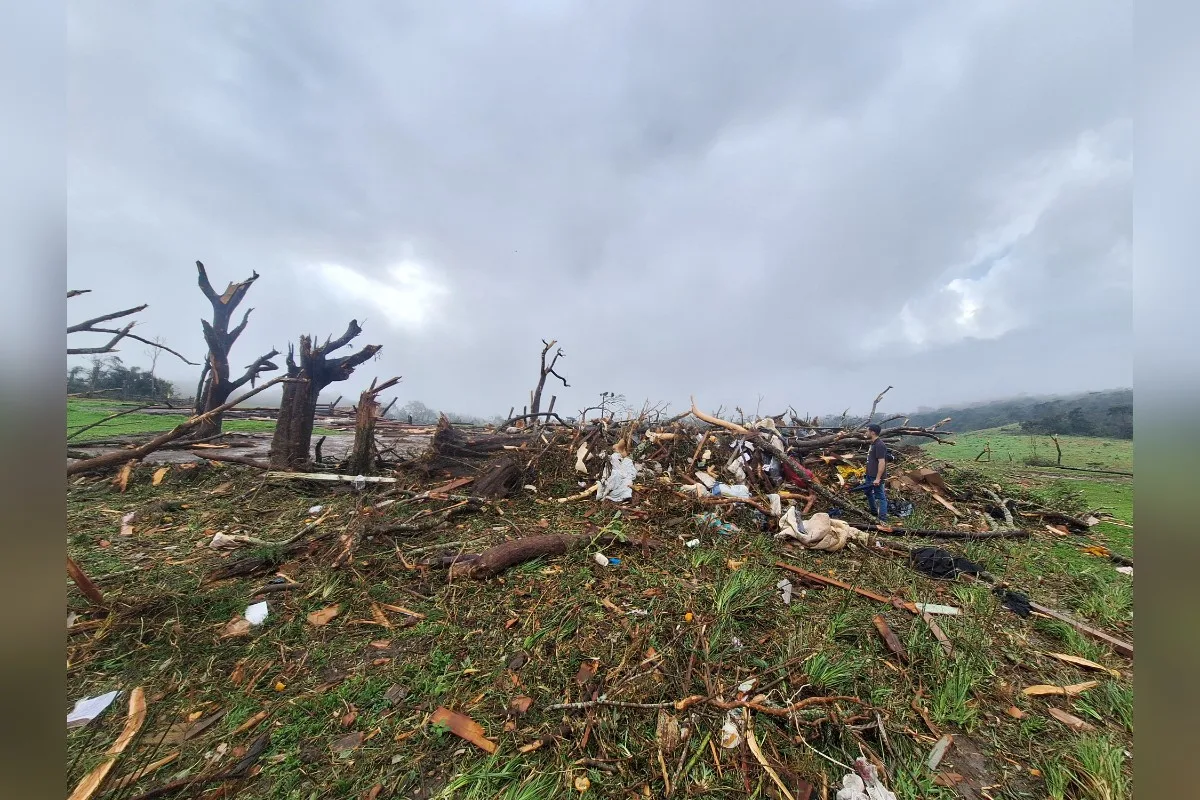 Tornado no PR é classificado como F3, com ventos de até 332 km/h