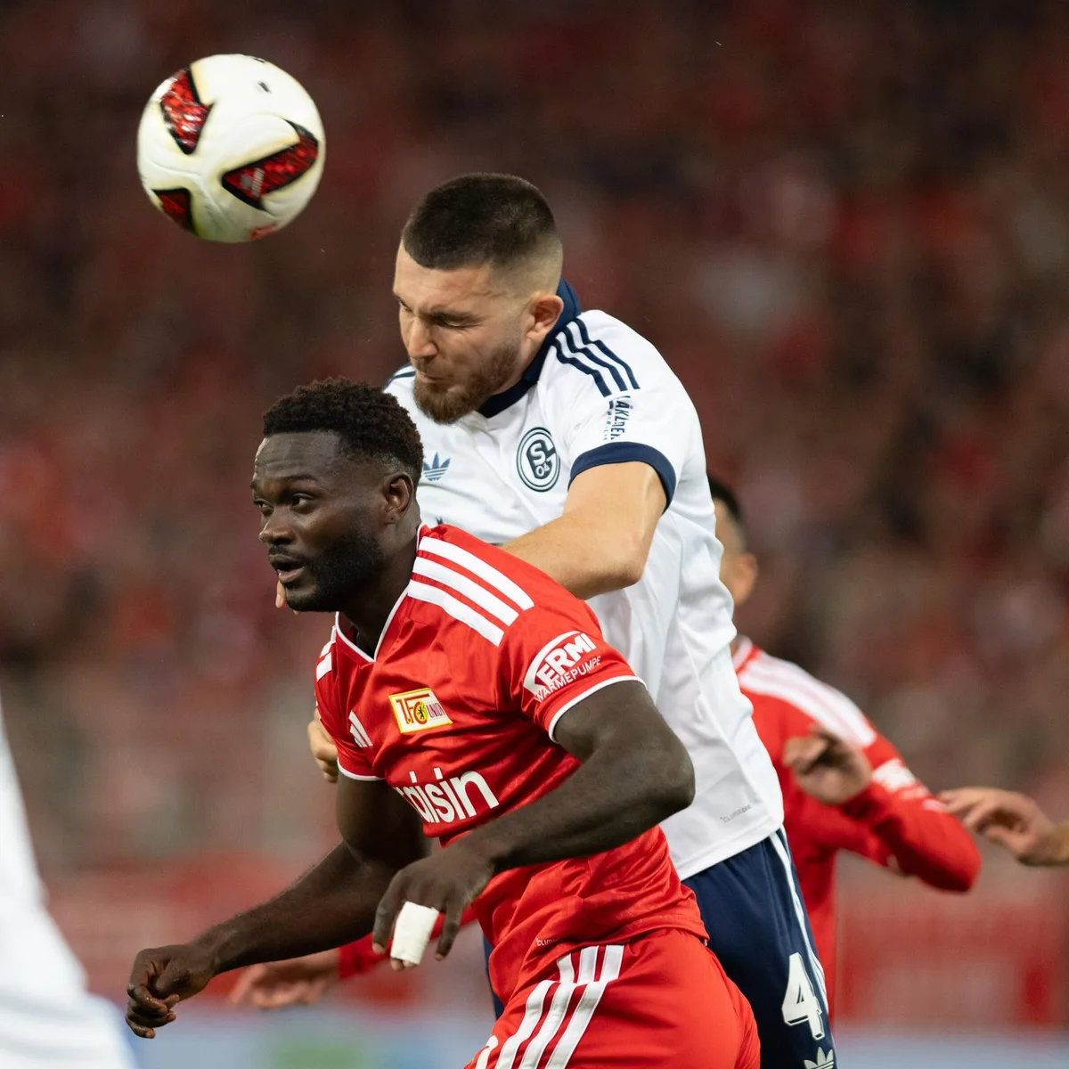 Fußball-Bundesliga - Schalke gewinnt bei Union