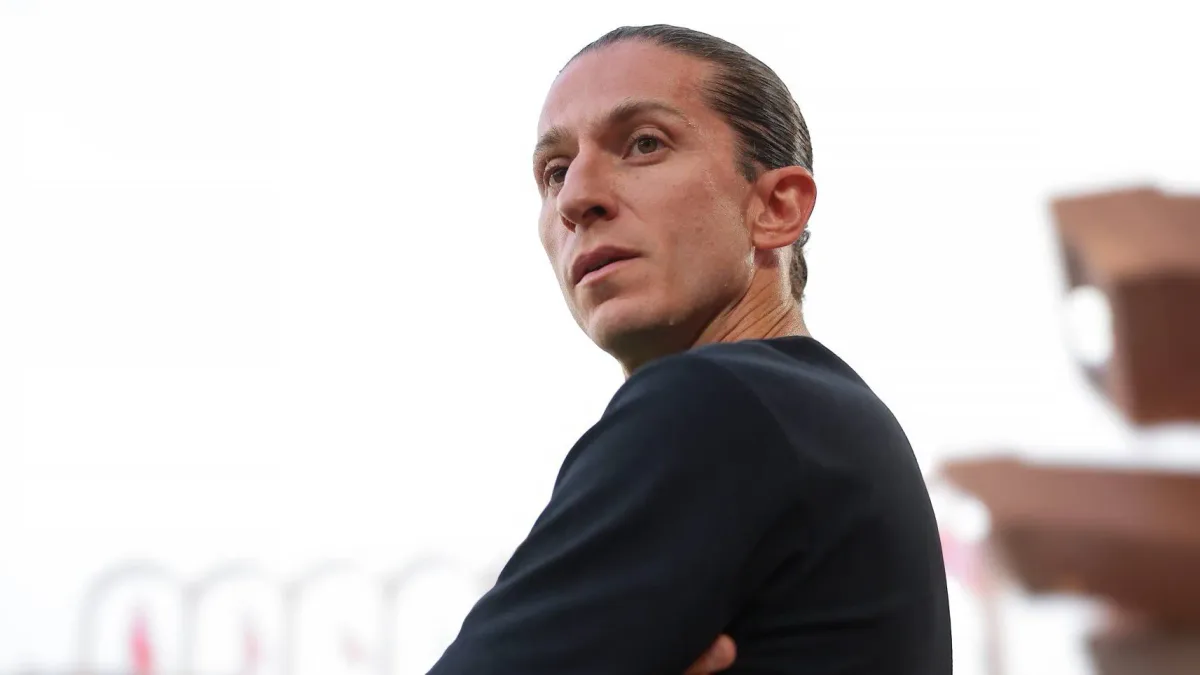 Não é só Balogun: Filipe Luís deve perder defensor experiente no Monaco na reta final do mercado