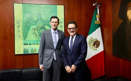 La soberanía no se negocia ni subordina, dice canciller Velasco en el Senado; "el derecho internacional es nuestra principal arma", asegura