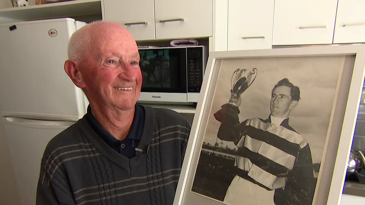 Legendary jockey Trevor Dyer returns to Caulfield Cup 67 years after historic Regal Wench win