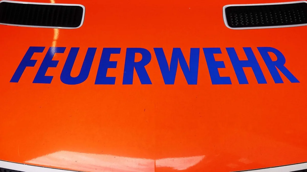 Betriebsunfall in Niederbayern: Zwei Schwerverletzte bei Feuer an Stromverteiler
