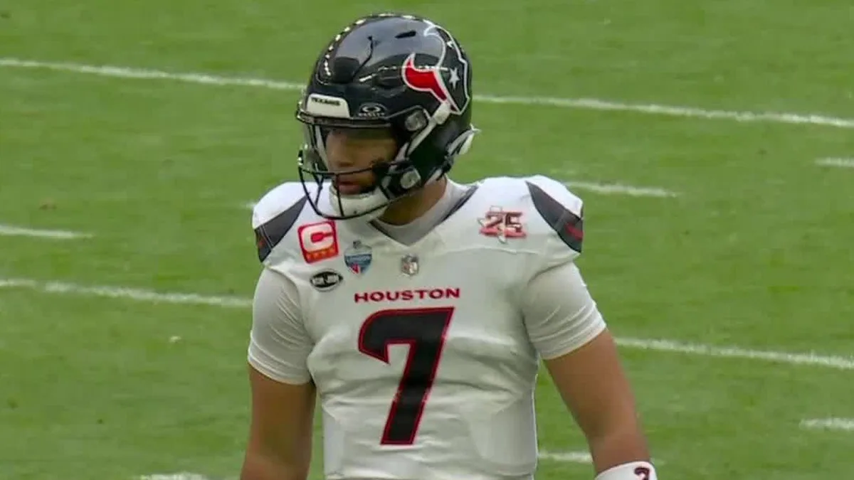 Texans’ Stroud drops dime to Moreau for TD pass at end of first half