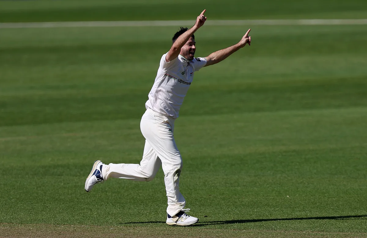 Holland fires Leicestershire to victory despite Carlson 99
