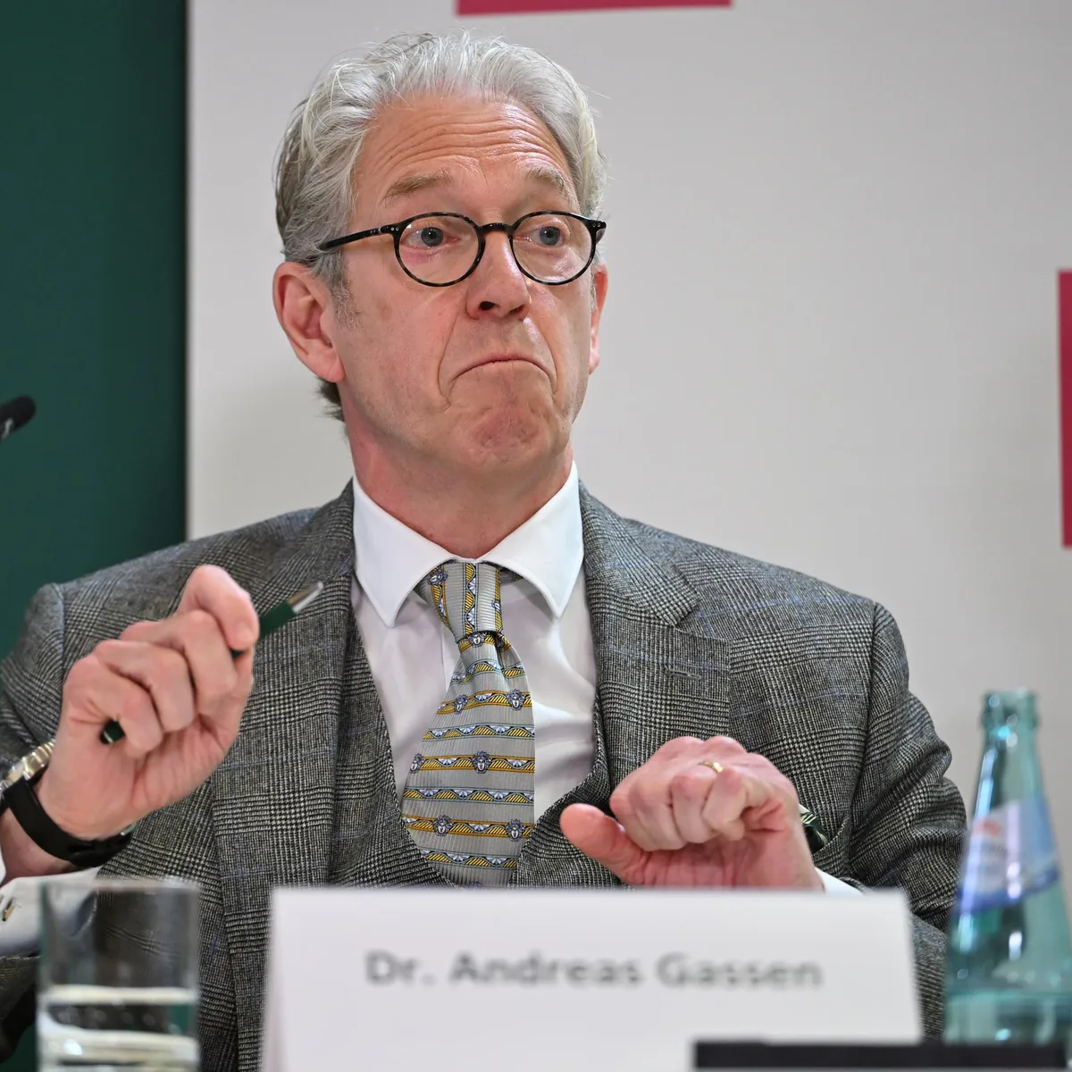 Gesundheitsreform - Kassenärzte-Chef Gassen hält schnellere Vergaben von Facharztterminen in dringenden Fällen für möglich