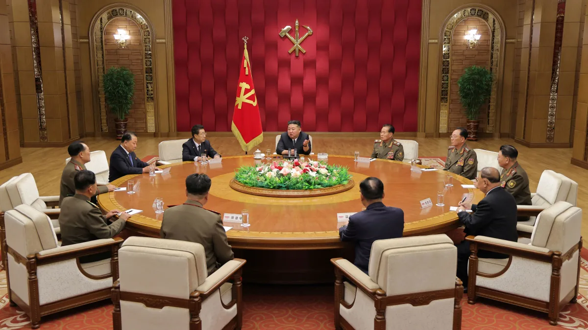 Wegen Korruption?: Nordkorea baut die Militärführung um