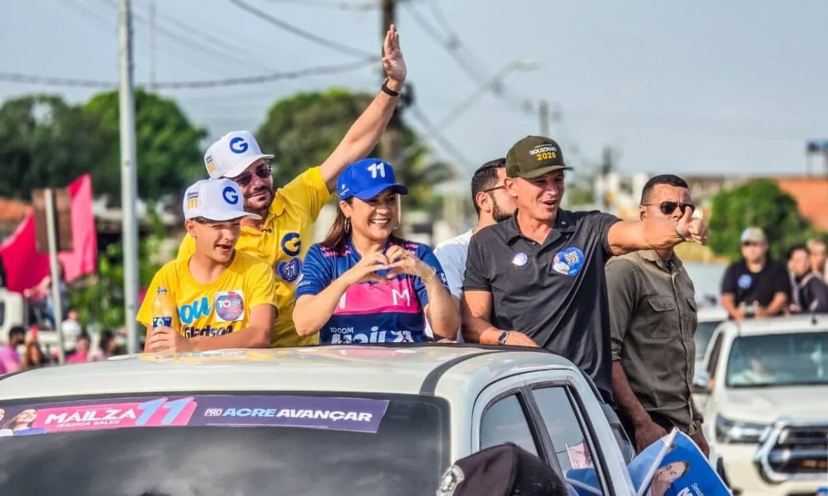 Mega carreata de Mailza reúne multidão e toma ruas da parte alta de Rio Branco