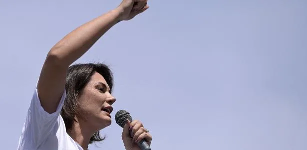 TRE-DF aceita liminar de Michelle Bolsonaro e retira propaganda do PDT