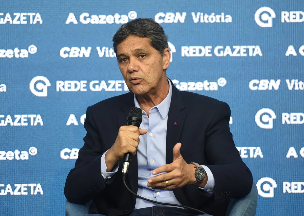 Ricardo diz ser contra a escala 6x1: "Direito de cuidar das famílias"