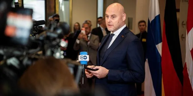 Dissuasion nucléaire française : la Lettonie annonce qu’Emmanuel Macron a accepté d’ouvrir des discussions
