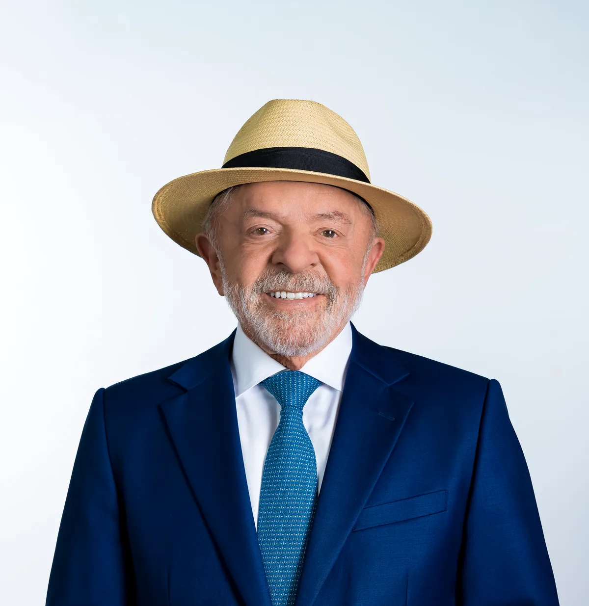 Lula terá foto com chapéu na urna pela primeira vez; regra mudou em 2022, entenda