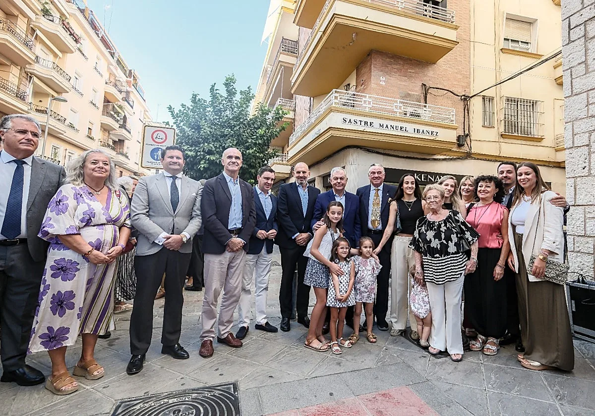 El sastre Manuel Ibáñez ya tiene su calle a escasos metros de su histórico negocio en Los Remedios