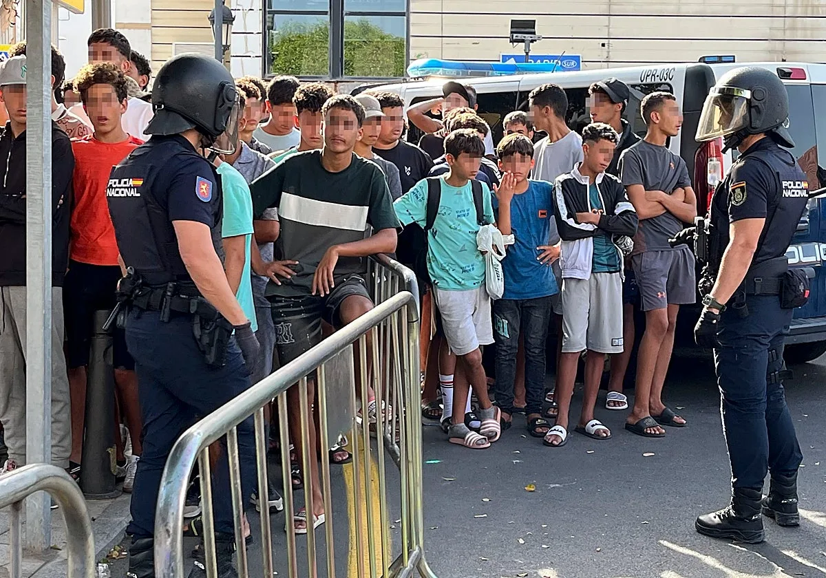 Detenido un marroquí de 17 años por agresión sexual a tres menores de entre 10 y 11 años en un centro tras la avalancha de Ceuta
