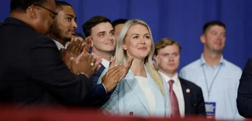 Karoline Leavitt: Trumps scheidende Sprecherin kehrt zu Maga Inc. zurück