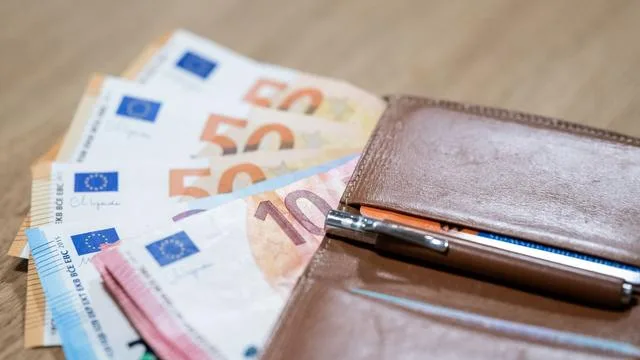 Die gute Nachricht: Finderin gibt Brieftasche mit vierstelligem Betrag ab