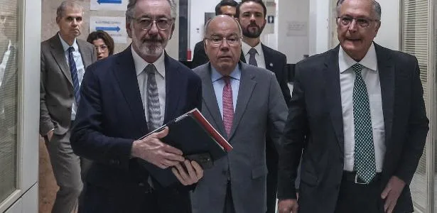Brasil reafirmou estar aberto ao diálogo, diz governo após reunião com EUA