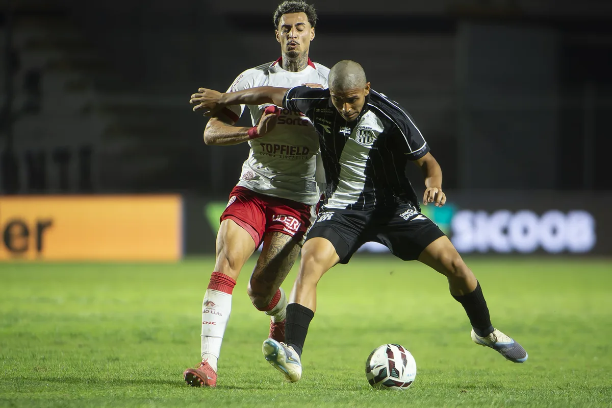 Atuações do Náutico: Pato Nuñez e Derek são piores em empate contra a Ponte; dê suas notas