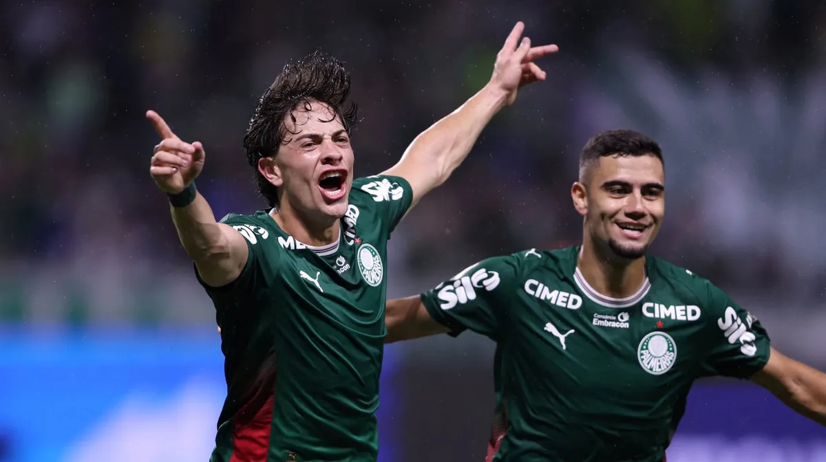 Después de jugar con la Selección argentina, Agustín Giay marcó dos goles en uno de los clásicos más calientes de Brasil