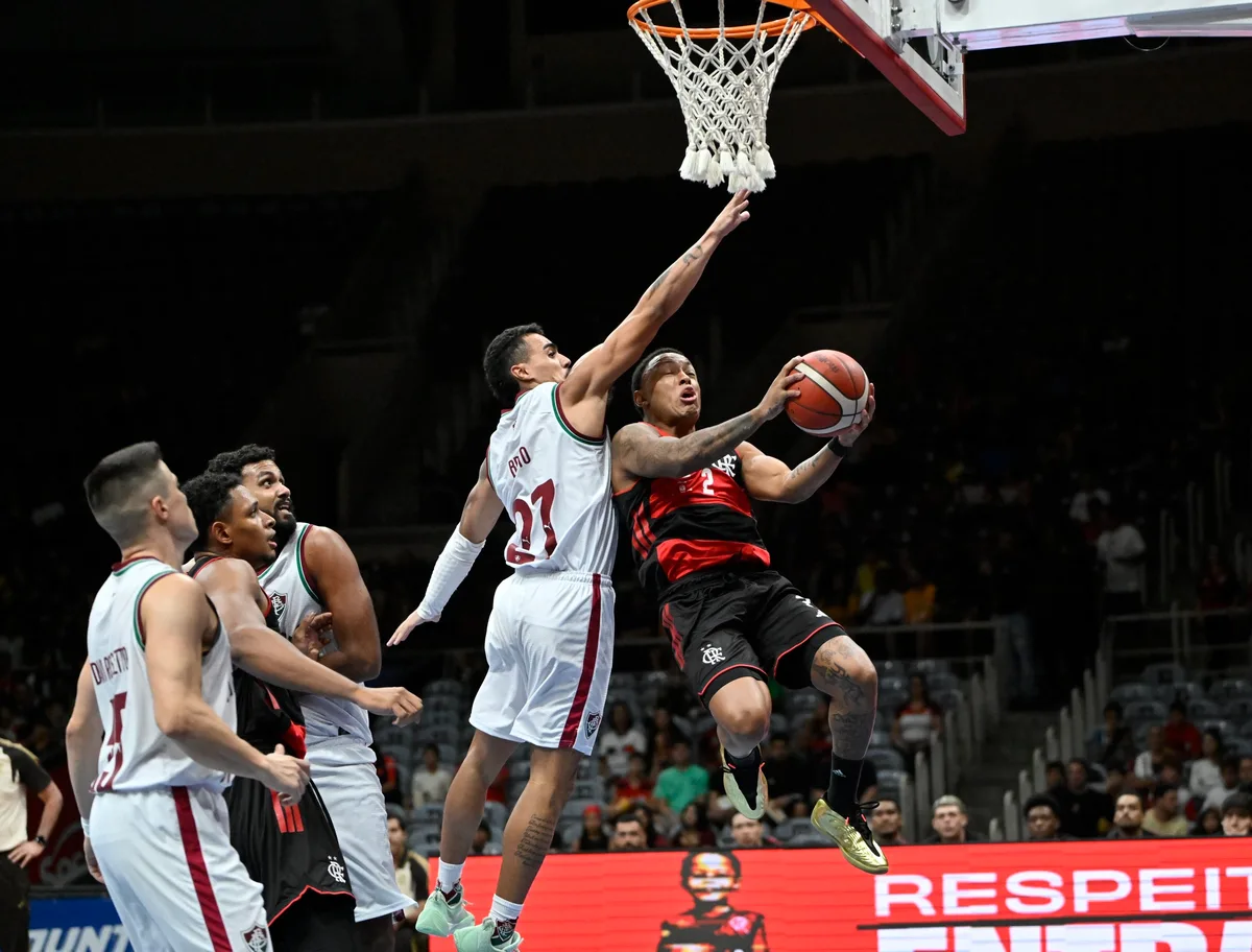 Flamengo bate Fluminense e conquista 19º título seguido do Campeonato Carioca de basquete
