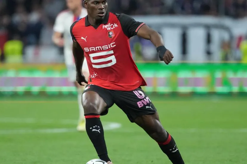 Mercato : pisté par Atlanta, l'attaquant de Rennes Breel Embolo finalement vers Ipswich ?