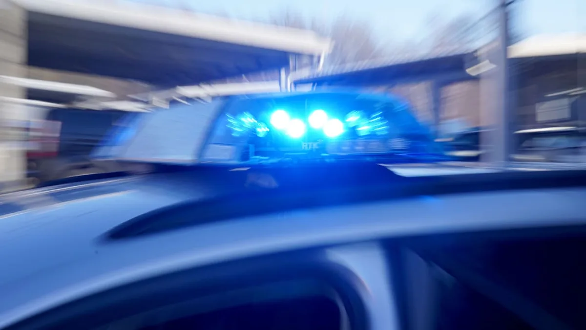 Polizei veröffentlicht neue Details - 12 Teenager quälen Jungen (14) über Stunden