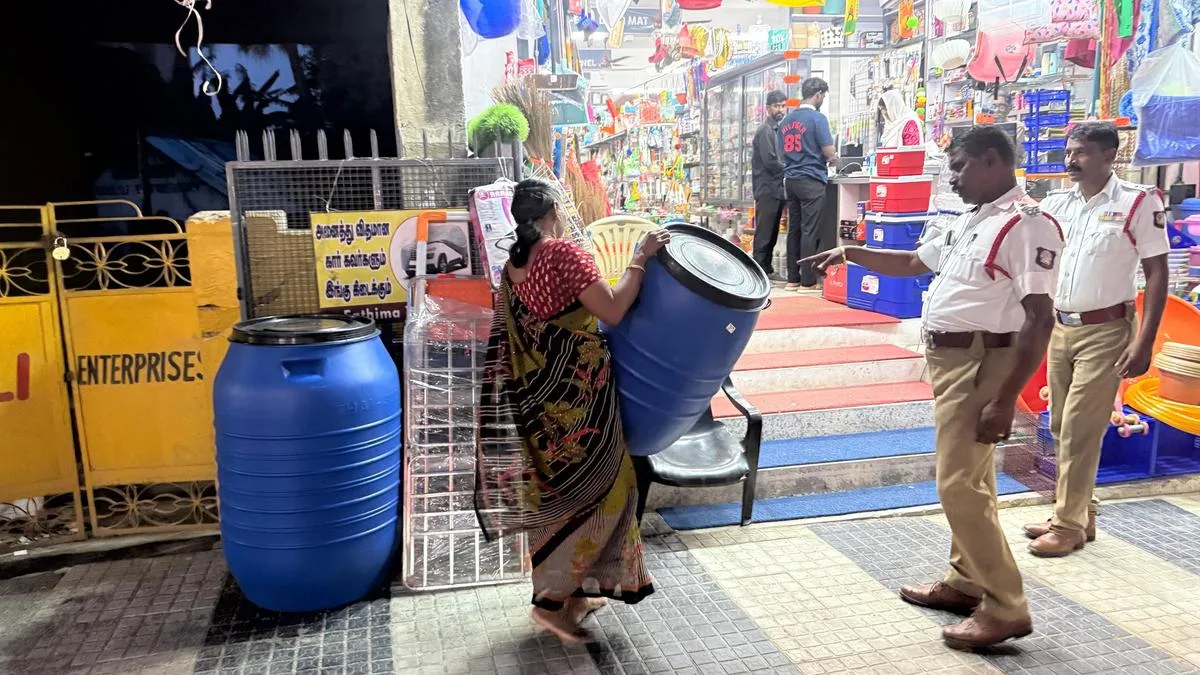 Law & Order: Nagercoil traffic police intensify drive against walkway encroachments