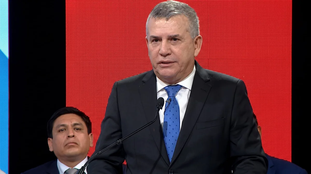 Daniel Urresti promete que no entregará una Lima de flores, pero sí combatirá la delincuencia: “Yo soy la seguridad”