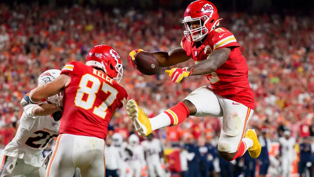 Walker runs all over Denver, Mahomes looks healthy as Chiefs beat up Broncos