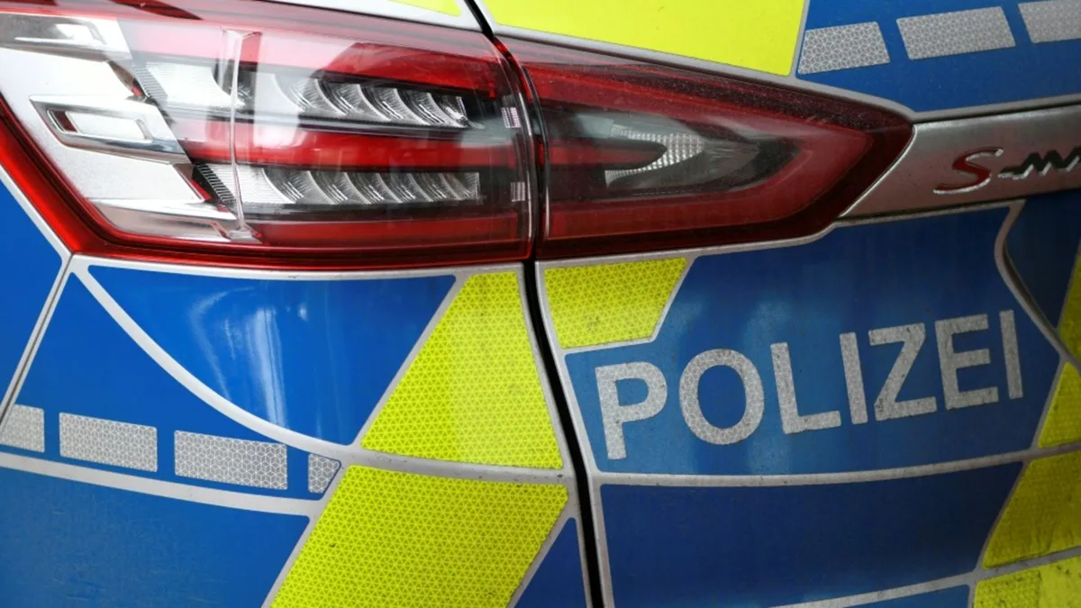 Drei Jugendliche flüchten in Hessen mit gestohlenem Auto vor Polizei