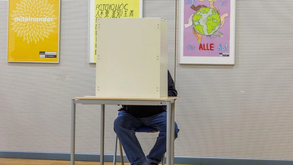 Régionales en Allemagne : le parti d'extrême droite AfD progresse, les partis de gauche résistent