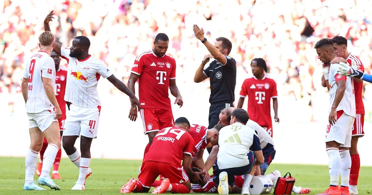 Jamal Musiala se desplomó en pleno partido del Bayern: qué se sabe sobre su estado de salud