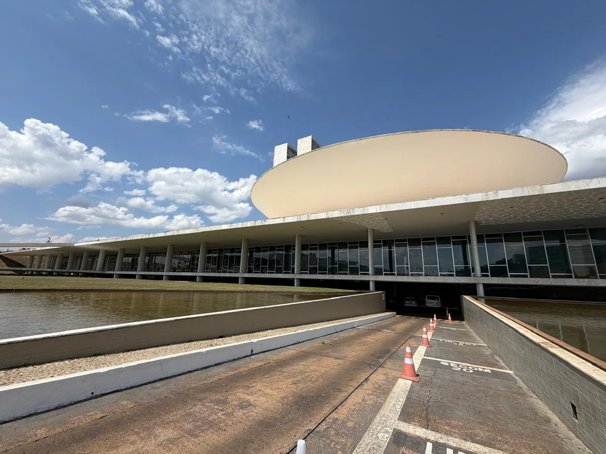 Câmara dos Deputados abre concurso com salários de R$ 32 mil; veja como se inscrever