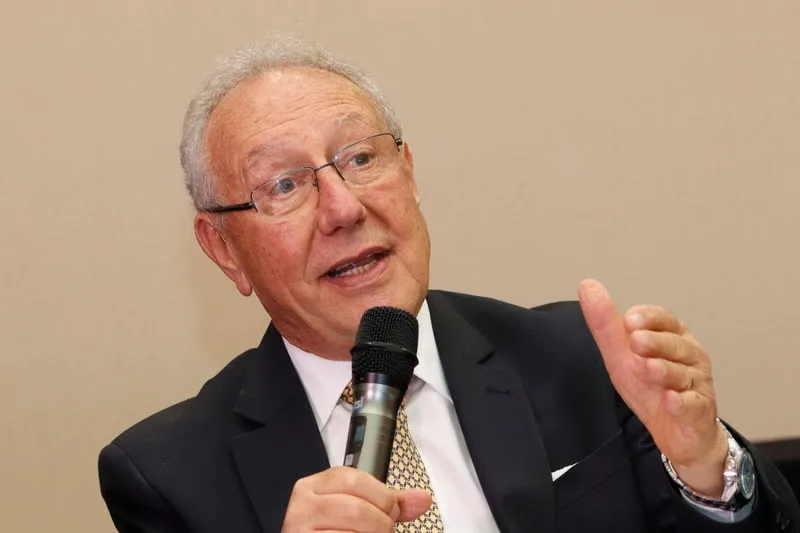 Ex-ministro Francisco Turra lança biografia durante a Expointer