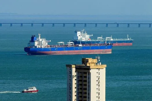 Chevron to invest $7bn in Venezuela to double oil output